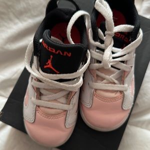 Toddler girl pink sneakers